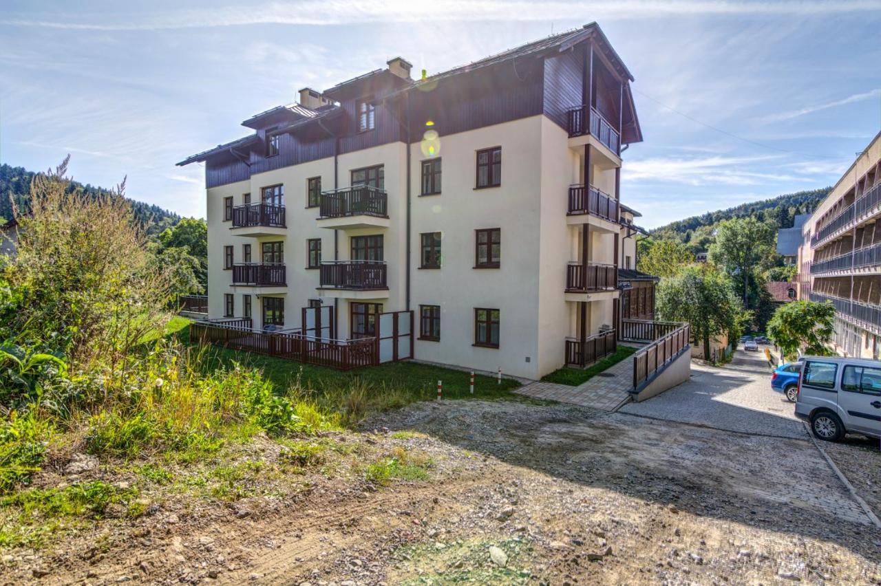 Gold Apartments Your Holiday Home Rodzinny 3 Krynica Zdroj Bagian luar foto